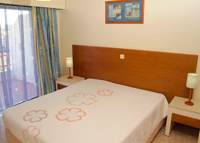 Clube Vau 17 By Atlantichotels - Al 3* Portimão